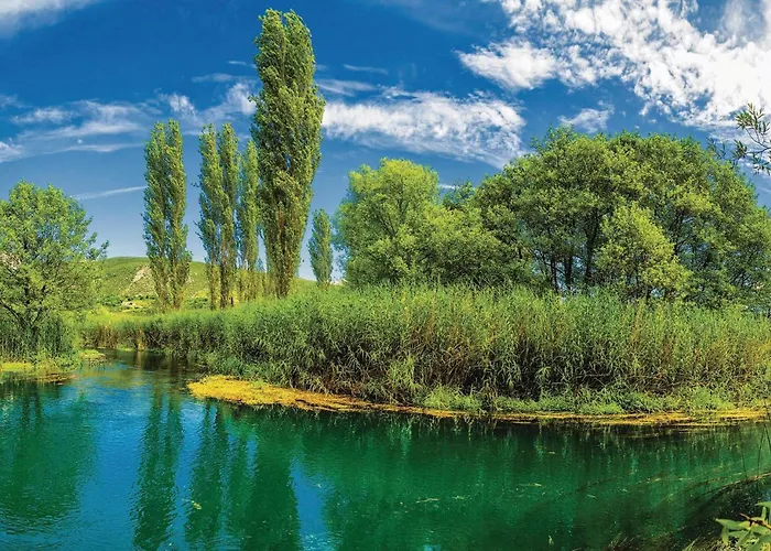 Three-bedroom In דירה קומרנה