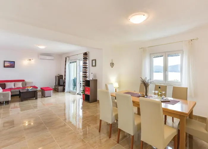 Three-bedroom In דירה *