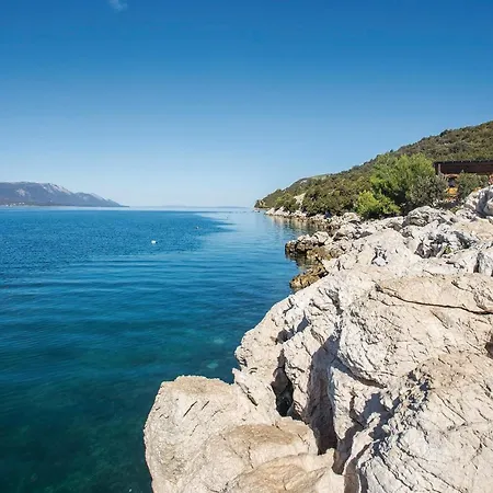 Three-bedroom In Komarna Komarna