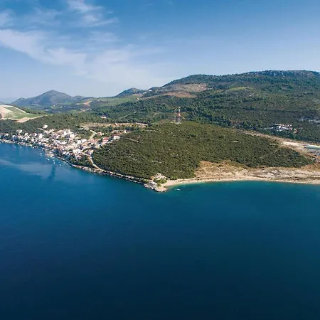 Διαμέρισμα Three-bedroom In Komarna