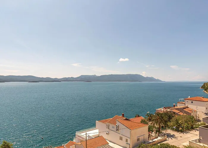 Three-bedroom In * كومارنا